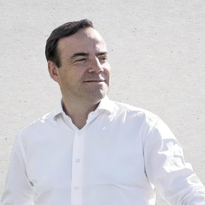 Nachhaltig bauen mit Tetris → Wir realisieren Ihren Bautraum. Nachhaltig bauen mit Tetris → Wir realisieren Ihren Bautraum.